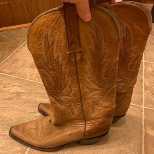 CharlieHorse Womens Boots 8B
